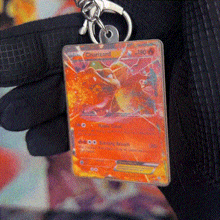 CHARIZARD CARD KEYCHAIN